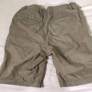 Uniqlo chino shorts brown size S (waist 27-30)